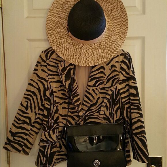 ๐๐CAMEL & BLACK ZEBRA PRINTโJACKET๐๐ - Picture 2 of 7